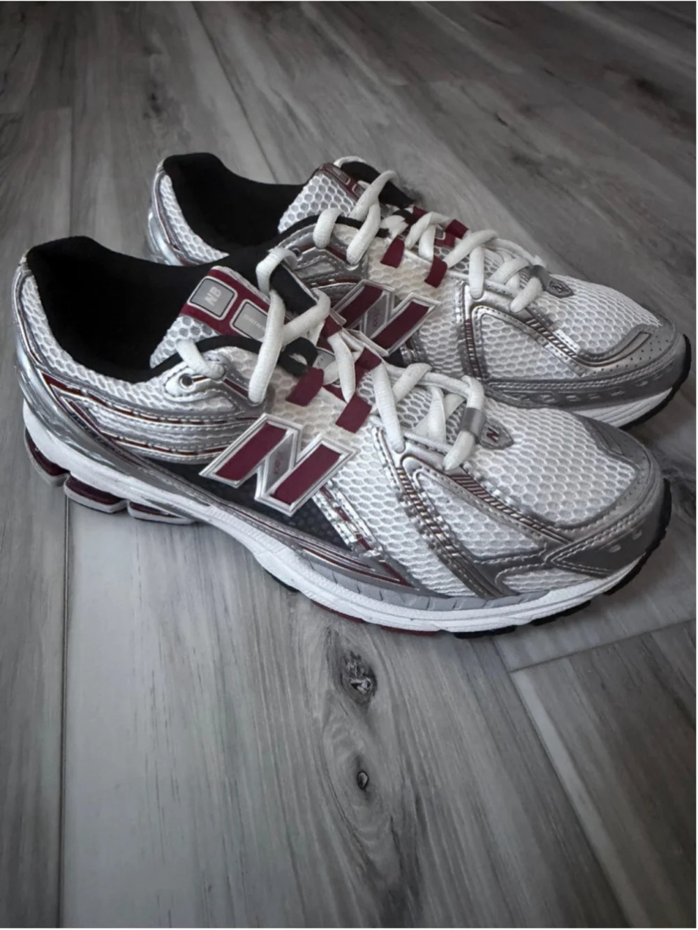 New Balance 1906R Silver Classic Crimson M1906REA Men 12 Women 13.5